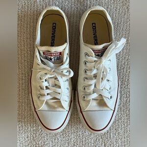 ❗️💲CLOSEOUT SALE: $5 💲❗️- Converse Womens White and Red Sneakers